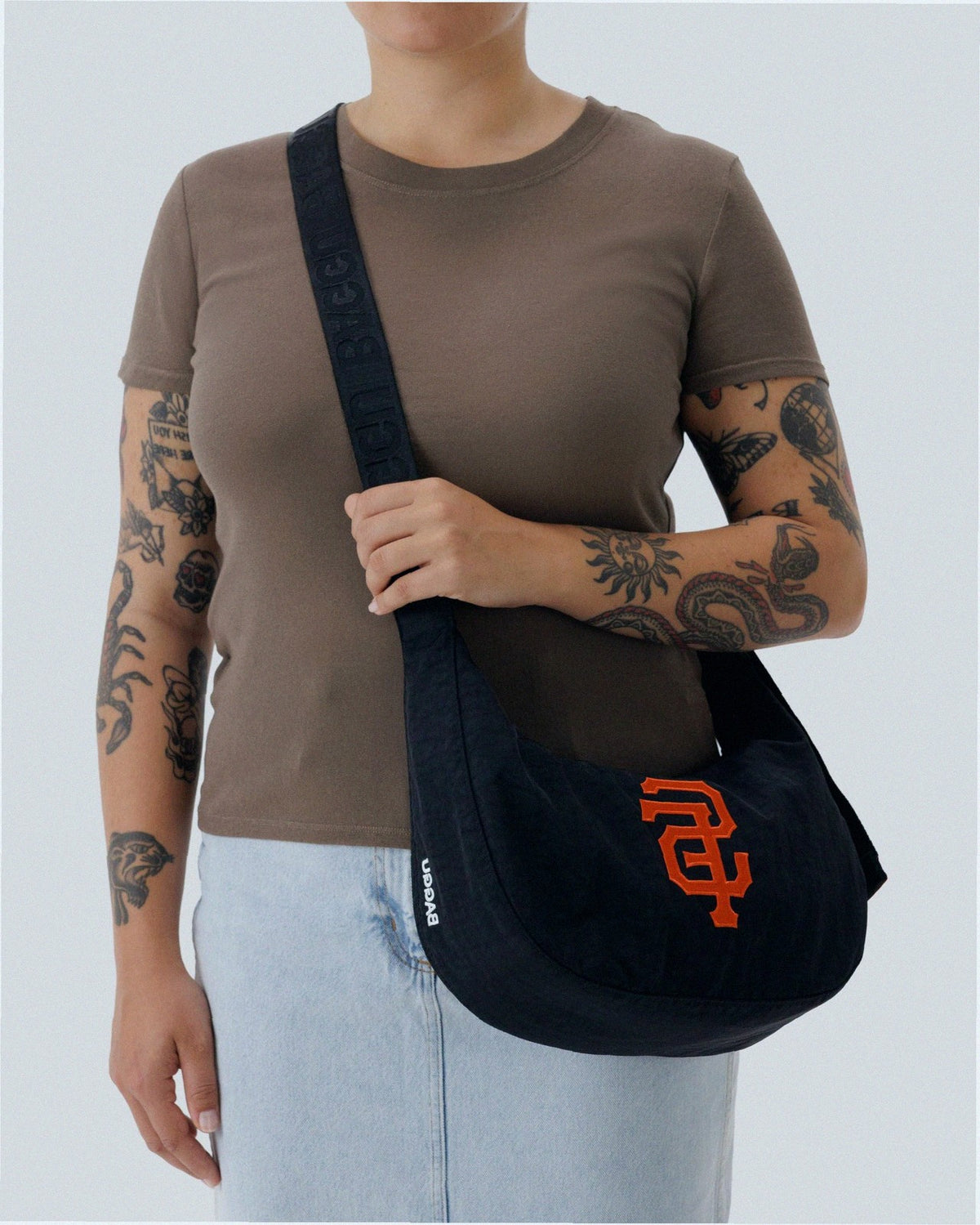 Medium Nylon Crescent Shoulder Bag - San Francisco Giants