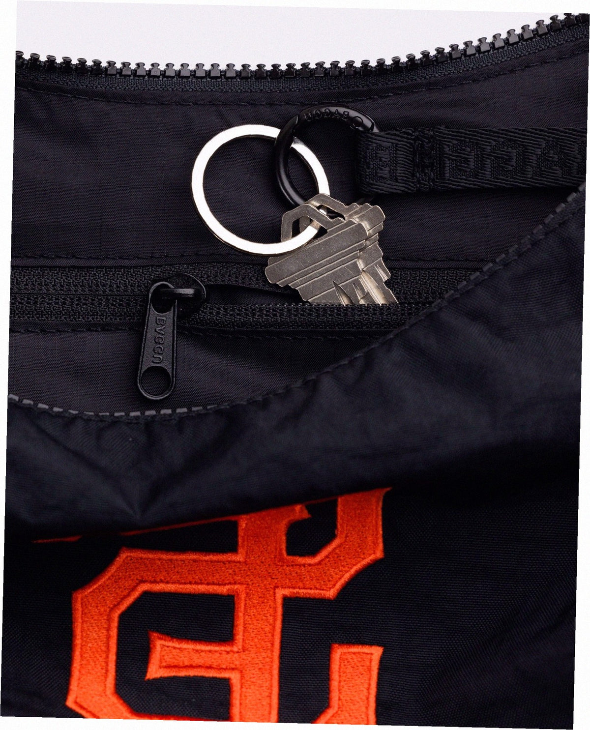 Medium Nylon Crescent Shoulder Bag - San Francisco Giants